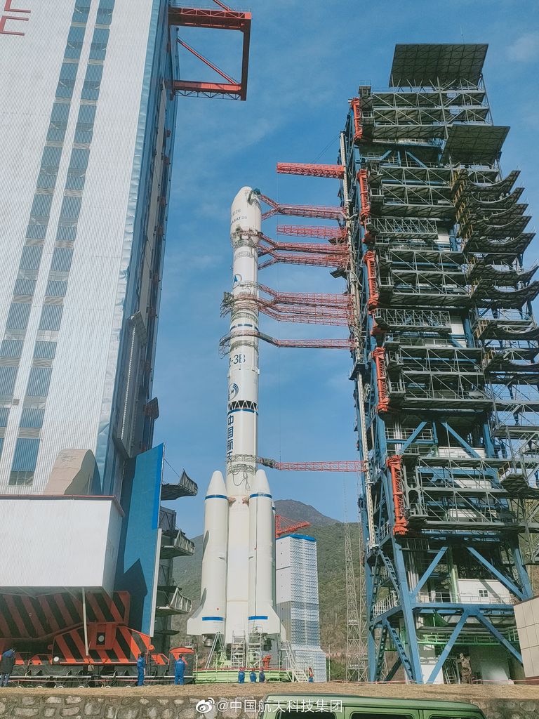 Ракета CZ-3B на старте в Сичане