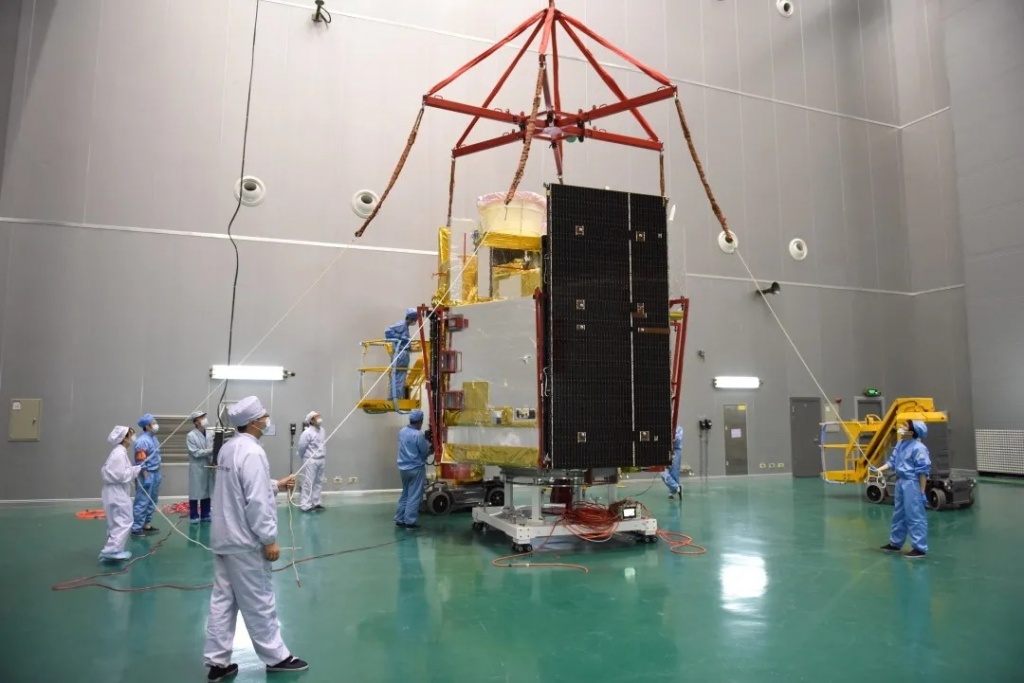 Спутник "Фэнъюнь-4B" на испытаниях
