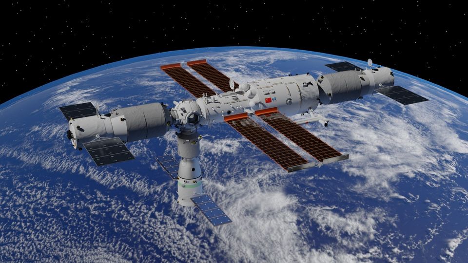 A configuração do complexo após a chegada de "Shenzhou-13" (modelo)
