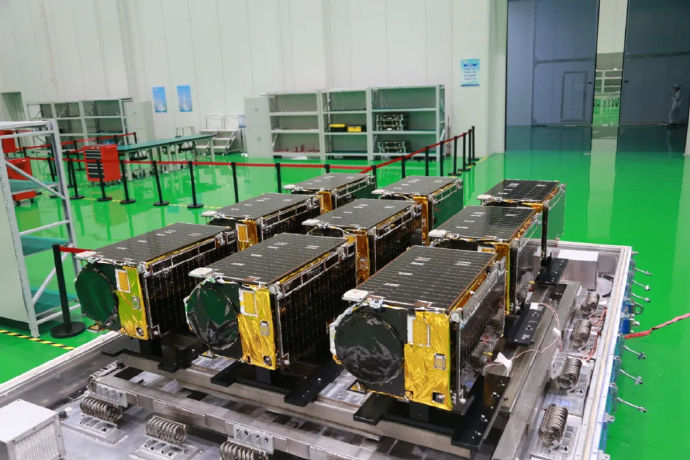 Девять спутников группы "Цзилинь-1 гаофэнь 03" в готовности к отправке.