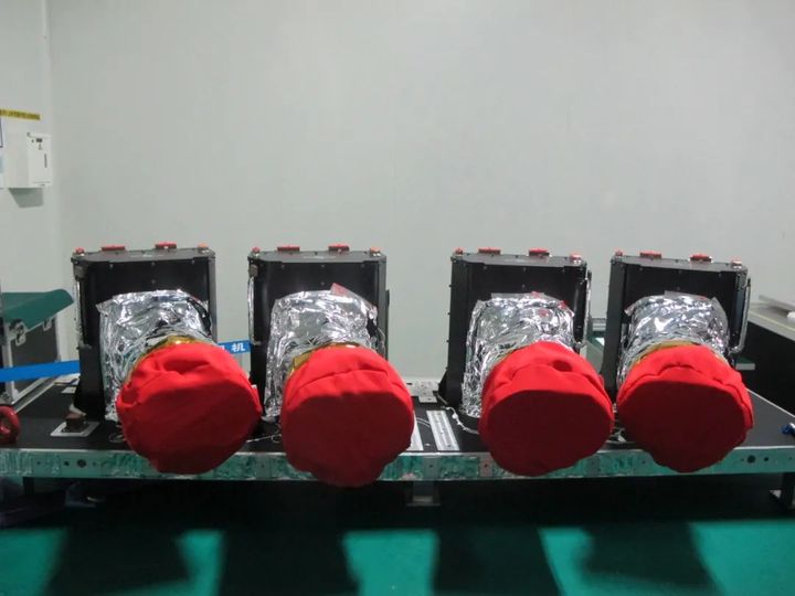 Комплект из четырех камер КА "Хуаньцзин-2".
