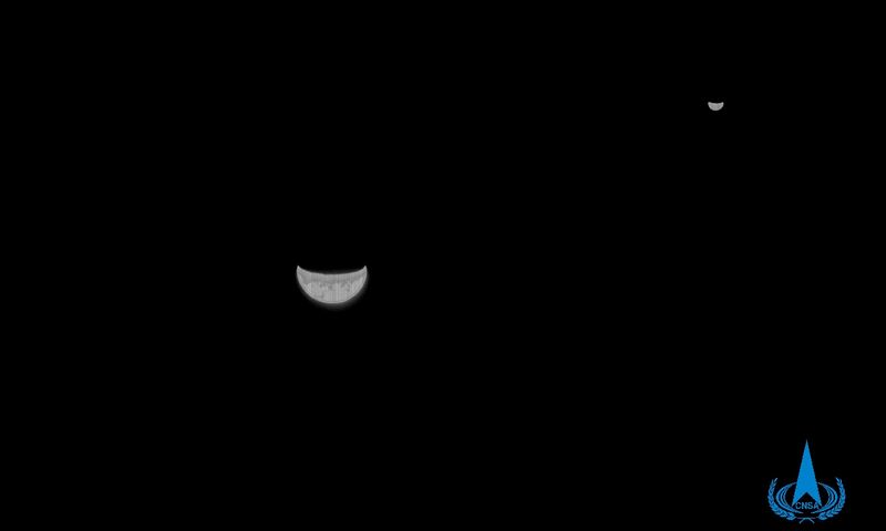 Снимок Земли и Луны, сделанный с КА "Тяньвэнь-1" 27 июля 2020 г.