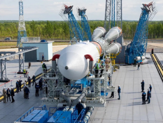 Ракета «Союз-2.1а» с первым радиолокационным спутником «Кондор-ФКА» вывезена на стартовый комплекс Восточного