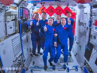 «Шэнчжоу-16» пристыковался к китайской станции
