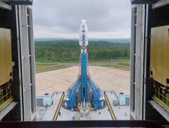 Ракета «Союз-2.1б» с гидрометеорологическим спутником «Метеор-М» № 2-3 вывезена на стартовый комплекс Восточного