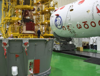 На Байконуре корабль «Союз МС-24» соединили с переходным отсеком ракеты перед запуском к МКС