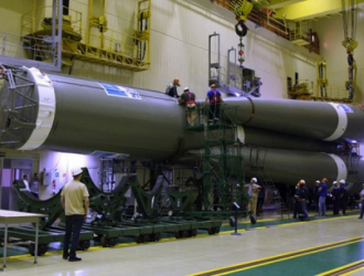 На Байконуре собирают ракету-носитель «Союз-2.1а» для запуска пилотируемого корабля «Союз МС-25»