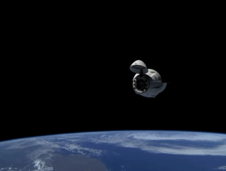 Грузовой корабль Dragon CRS-33 отстыковался от МКС