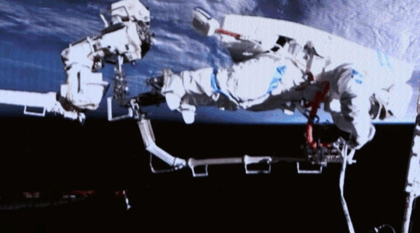 Китайские космонавты в очередной раз работали в открытом космосе