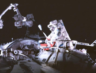 Китайские космонавты совершили очередной выход в открытый космос