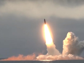 Подлодка «Владимир Мономах» впервые выполнила залп четырьмя ракетами «Булава»