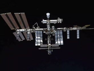 Высоту орбиты МКС скорректировали