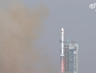 Китай запустил три экспериментальных телекоммуникационных спутника