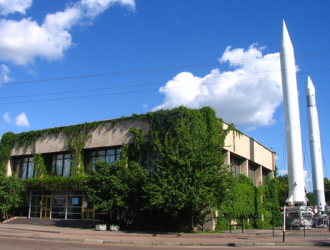 Зеленский пригласил Маска в Житомирский музей космонавтики