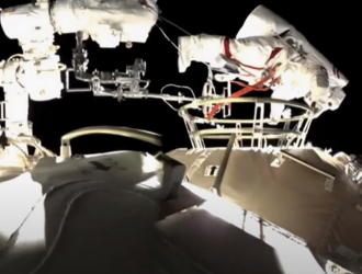 Китайские космонавты приступили к работам в открытом космосе