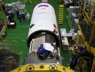 Проведены авторский осмотр и накатка головного обтекателя ТГК «Прогресс МС-21»