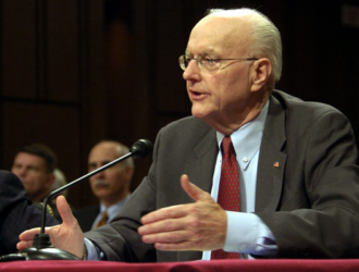 Скончался бывший глава Национального управления военно-космической разведки США