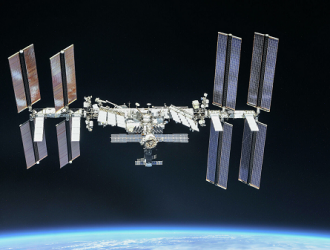 Орбиту МКС скорректируют для уклонения от фрагмента американской ракеты