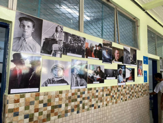 В российско-бразильской школе в Рио-де-Жанейро открыли фотовыставку ко Дню космонавтики