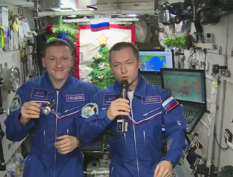 Космонавты с борта МКС поздравили жителей Земли с наступающим Новым годом
