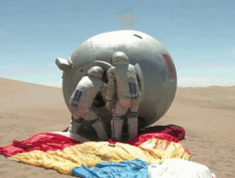 Китайские космонавты провели тренировки по выживанию в условиях жаркой пустыни Бадайн-Джаран