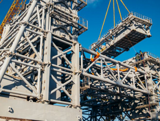 Четыре этажа кабель-заправочной башни собрали на старте «Ангары»