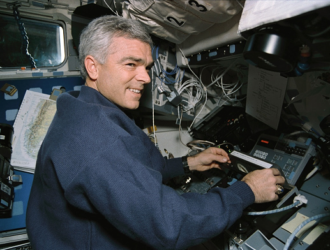 Умер американский космонавт Майкл Ричард Юрэм Клиффорд