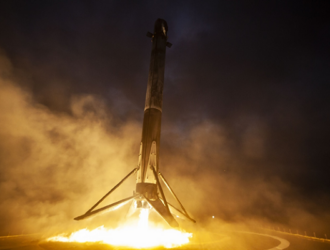 Первая двойная посадка ускорителей Falcon Heavy на морские платформы ожидается в октябре