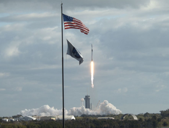 С мыса Канаверал запущен разведывательный спутник