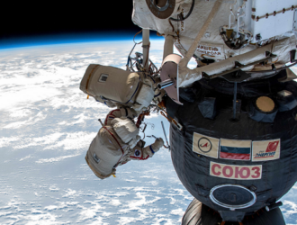 Российские космонавты в 2021 году семь раз выйдут в открытый космос