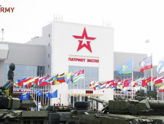 Космонавты Роскосмоса на форуме «Армия-2021»