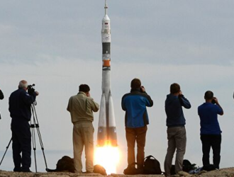 Рогозин сообщил, что Роскосмос ждет на космических пусках с космодромов «море туристов»