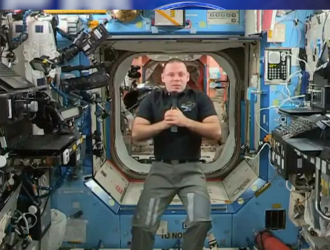 Иван Вагнер рассказал, можно ли с борта МКС прочитать газету на Земле