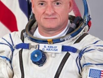Биография бортинженера-2 КК “Союз ТМА-16М” Скотта Келли
