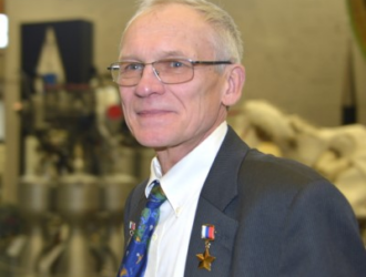 Космонавту Сергею Авдееву вручили медаль имени философа-космиста Федорова