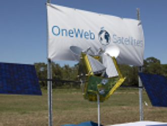Более 30 спутников OneWeb отправили на Байконур из Флориды