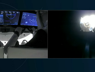 Crew Dragon прибыл на МКС