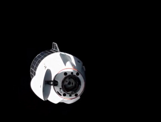 Dragon пристыковался к МКС