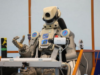 Космонавты экипажа МКС-67 первыми отработают управление роботом после полета