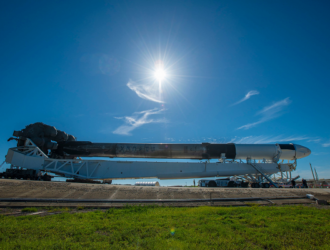 Ракета Falcon-9 миссии CRS-25 вывезена на старт