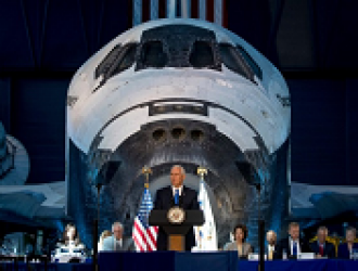 Пенс заявил, что США намерены лидировать в космосе