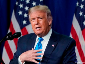 Трамп пообещал водрузить флаг на Марсе и отправить женщину на Луну