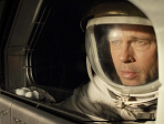 Актер Брэд Питт и астронавт НАСА Ник Хейг пообщались