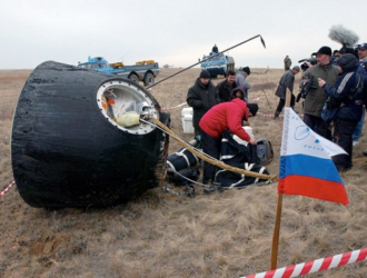 Космонавты попросили привезти им на посадку манго и напиток из шиповника