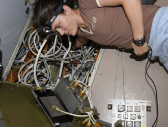 Космонавты на МКС изучают свечение ночной атмосферы Земли в ультрафиолете