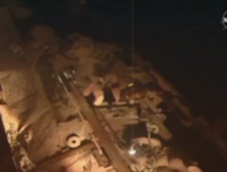 Астронавты вышли в открытый космос