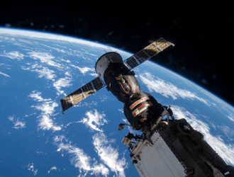 Корабль «Союз МС-18» перестыковался с модуля «Рассвет» на модуль «Наука»