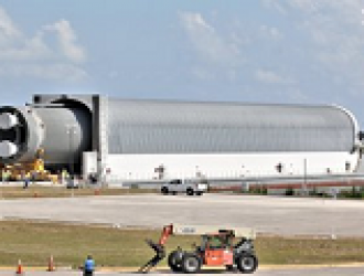 В Космический центр имени Кеннеди доставлен макет ступени РН SLS