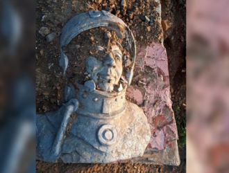 В Роскосмосе потребовали восстановить выброшенный на свалку памятник Гагарину