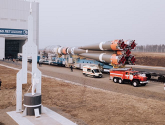 Ракету «Союз-2.1б» со спутниками OneWeb установили на стартовый стол Восточного